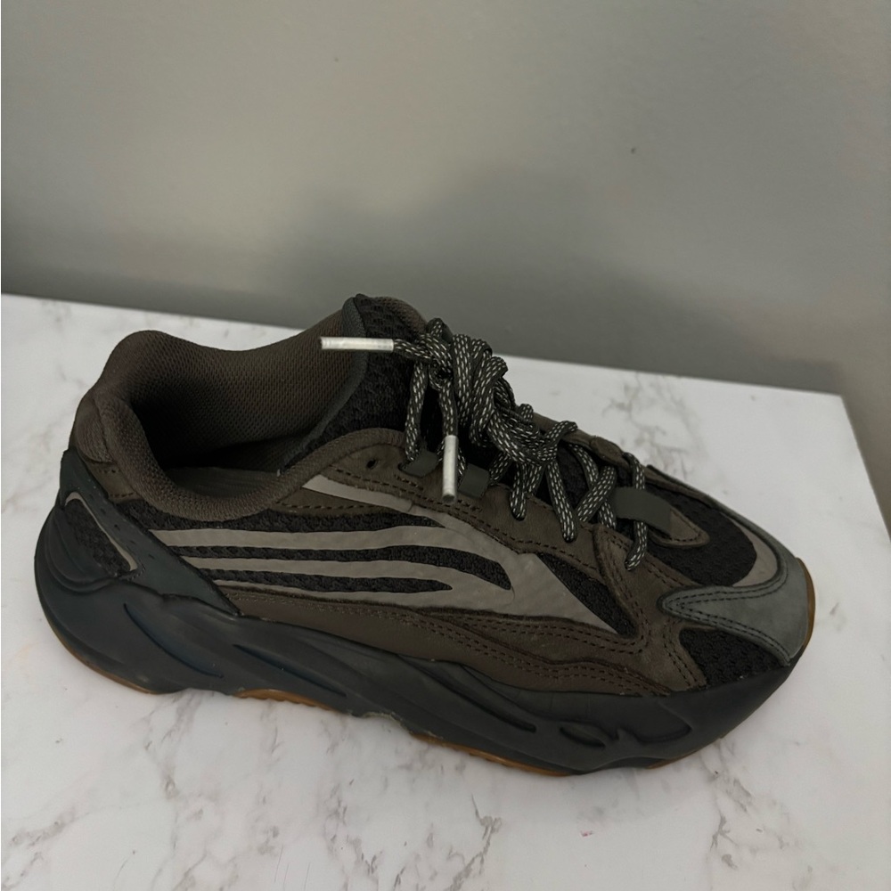Adidas Yeezy Boost Shoes 700 V2 Geode